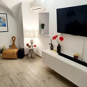 Vhome Exclusive Living , CTA Italien